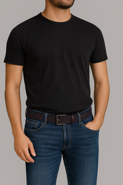 Hombre con cinturon para hombre en cuero y reata marca ZUHA 