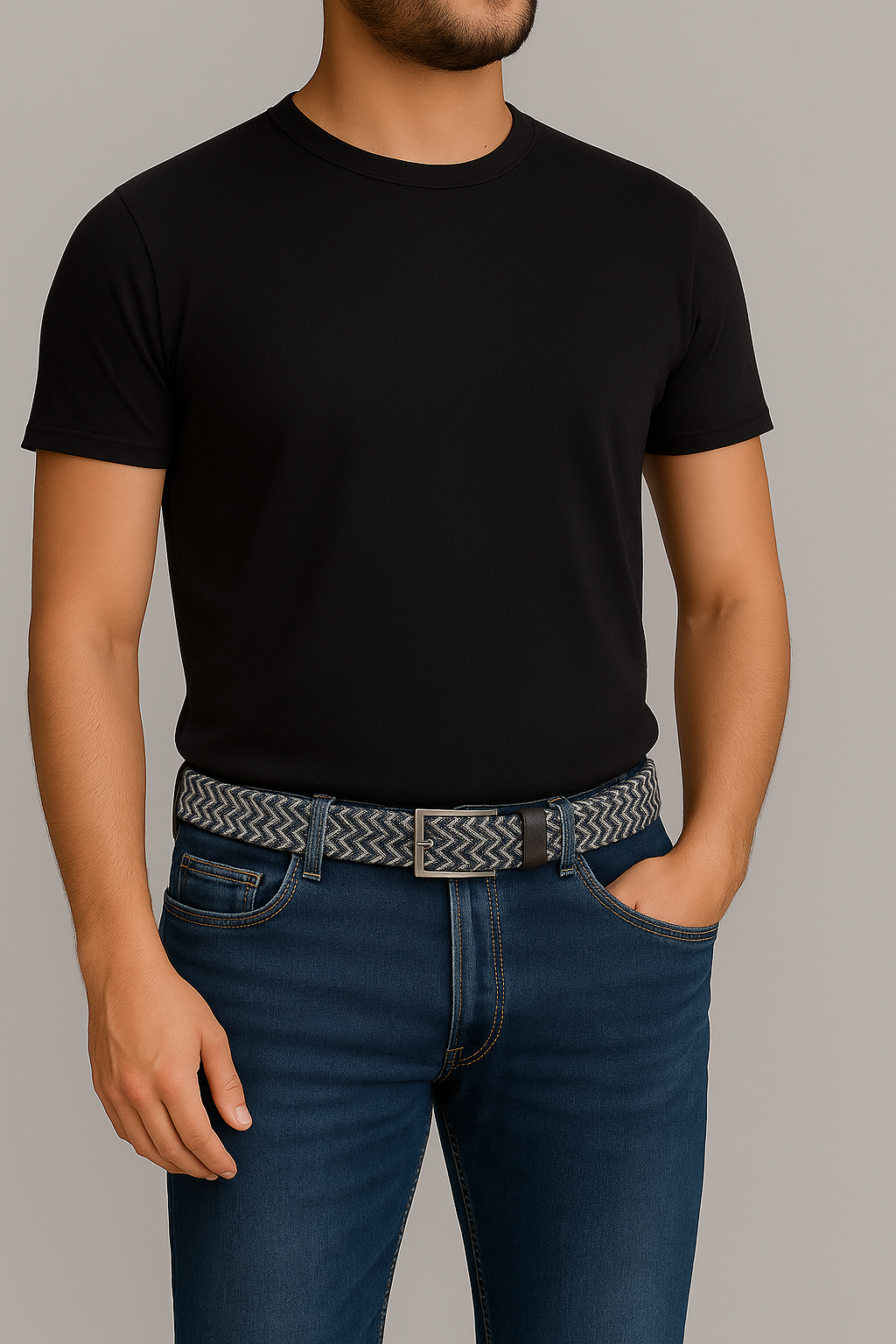 Hombre con cinturon trenzado en reata marca ZUHA azul oscuro con Kaki